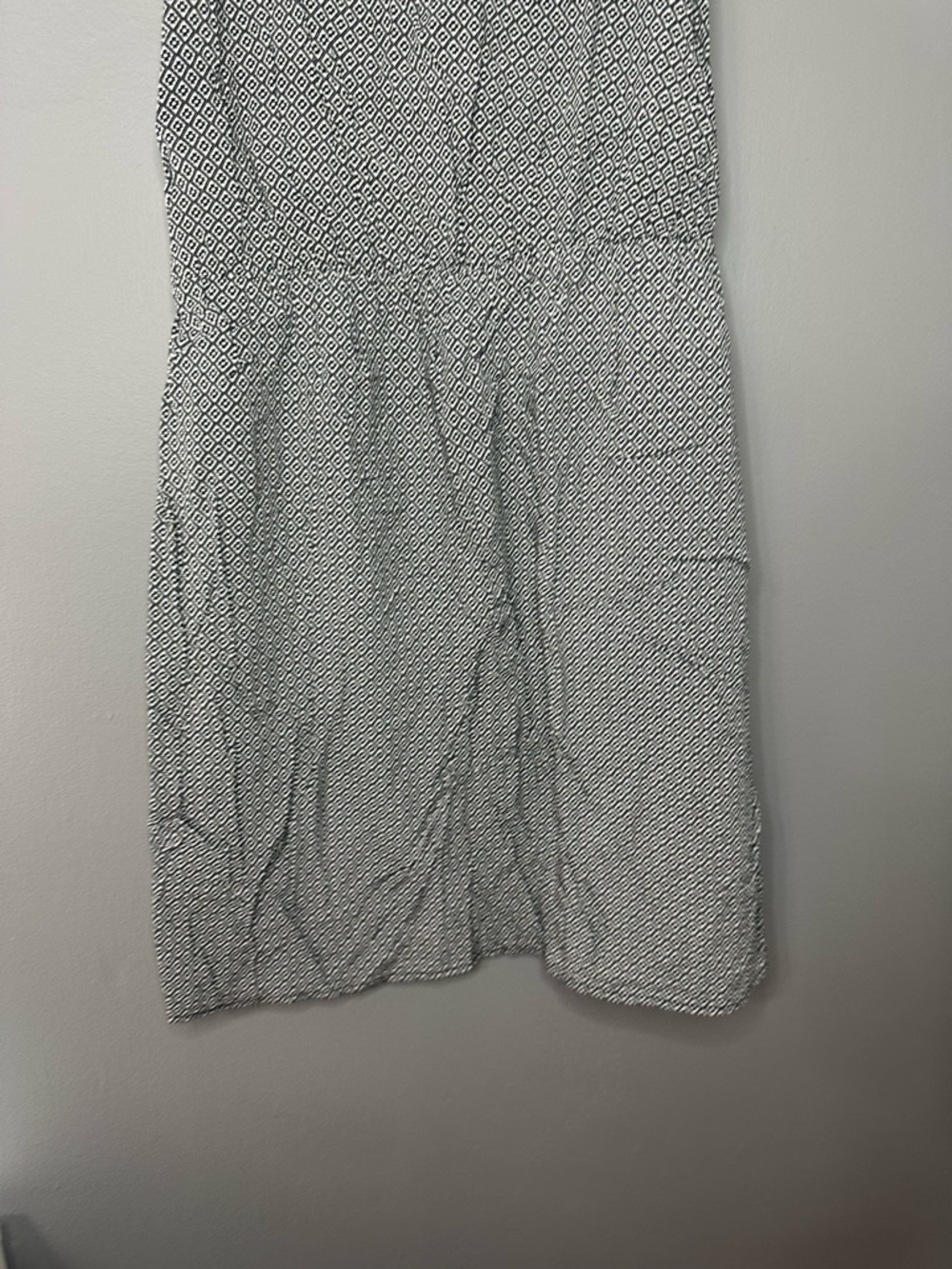 Old navy Women’s Black & White Printed Spaghetti Strap Dress - Picture 4 of 8